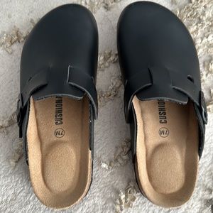 CUSHIONAIRE Women's Hana Cork Footbed Clog with +Comfort